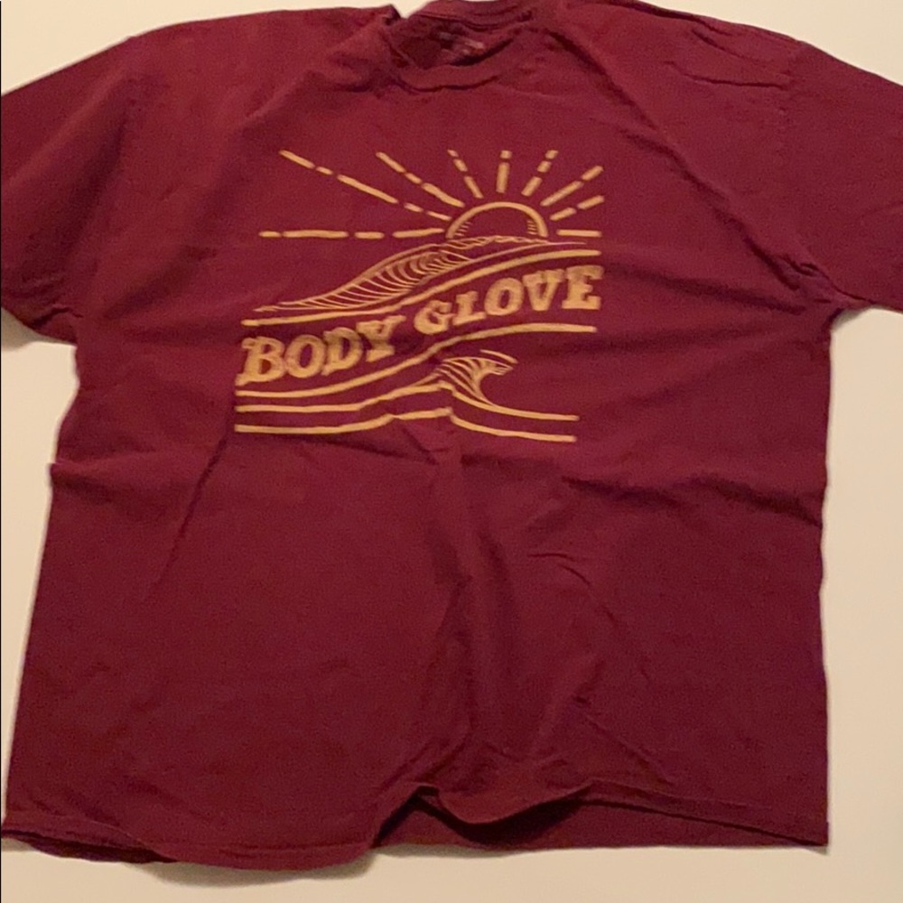 COPY - Body Glove Graphic Tee XXL Burgundy GUC